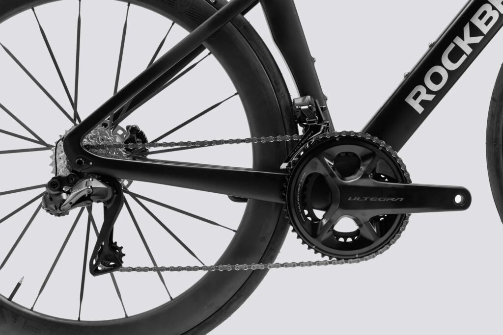 2x12 speed wireless Di2 electronic shifting drivetrain on road bike